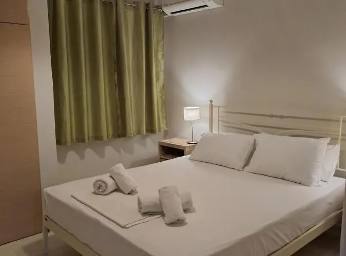 Daire Nikolas House *